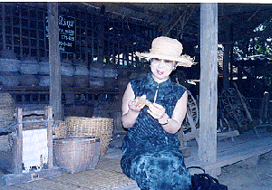 �L���ȖؖȍH��o���u�[�E�n�E�X��K�˂�Q